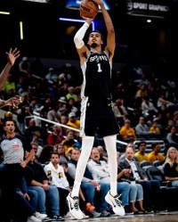 MK体育官方网站-落选秀完爆福克斯，弗拉格造NBA神迹，文班29+11送独行侠6连败